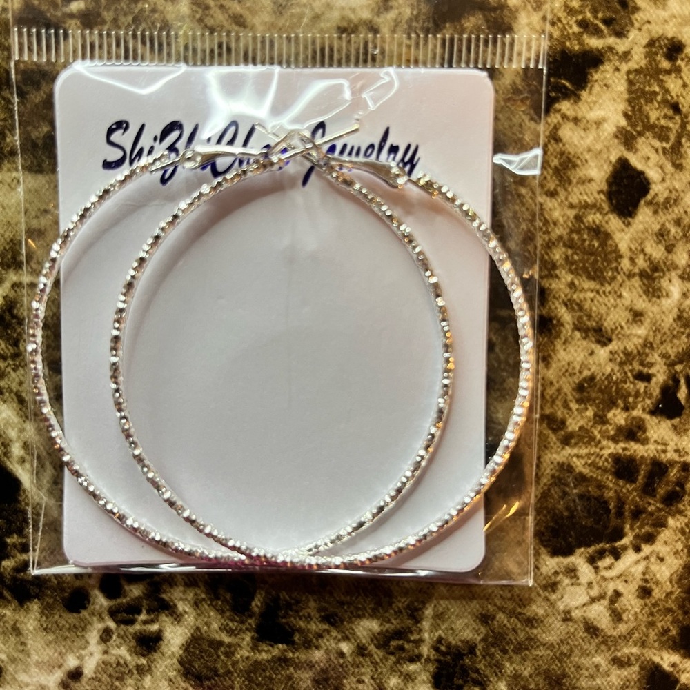 Fashion hoop earring never used